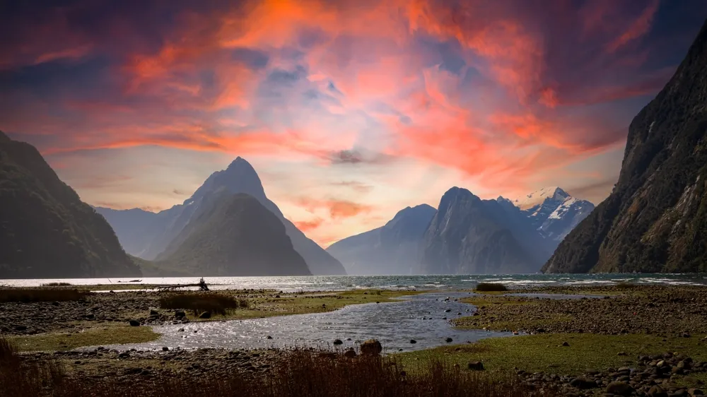 Te imaginas pasar la noche en un crucero por el Milford Sound