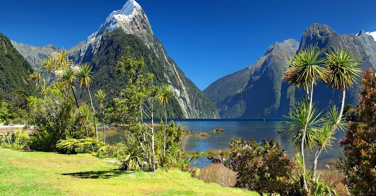 Fotografía De Paisaje De Lago Y Montañas
